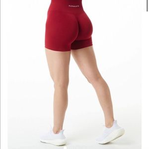 Alphalete Amplify Shorts - Scarlet